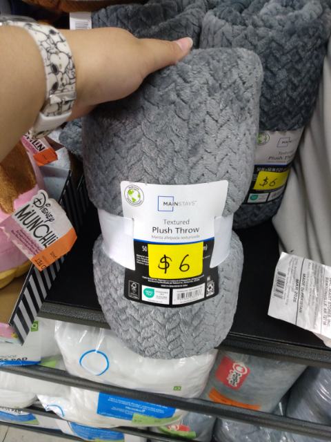 Mainstays Textured Plush Throw blanket