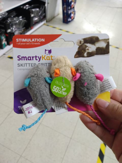 SmartyKat Skitter Critters catnip cat toys